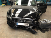 Audi (n) A4 1.8 163CV - Accidentado 1/13